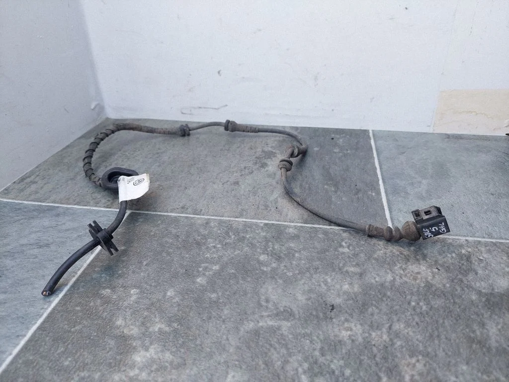 Rear ABS sensor wiring – Volkswagen Golf Plus (2005-2013)