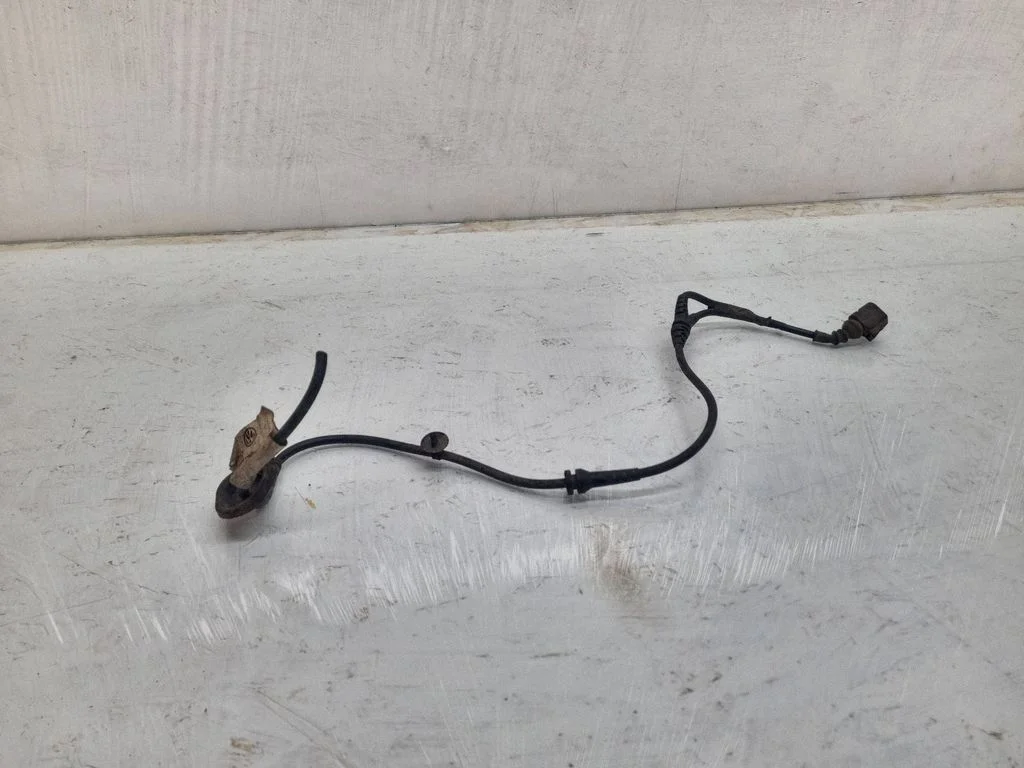 Front ABS sensor wiring – Volkswagen Passat B5.5 (2001-2005)