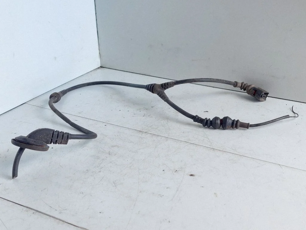 Front ABS sensor wiring – Skoda Octavia Mk2 (1Z) (2004-2013)