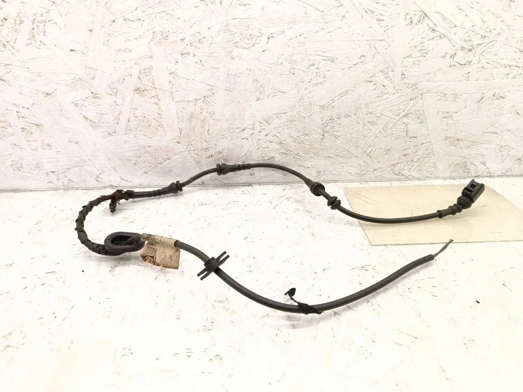 Rear ABS sensor wiring – Volkswagen Golf Plus (2005-2013)