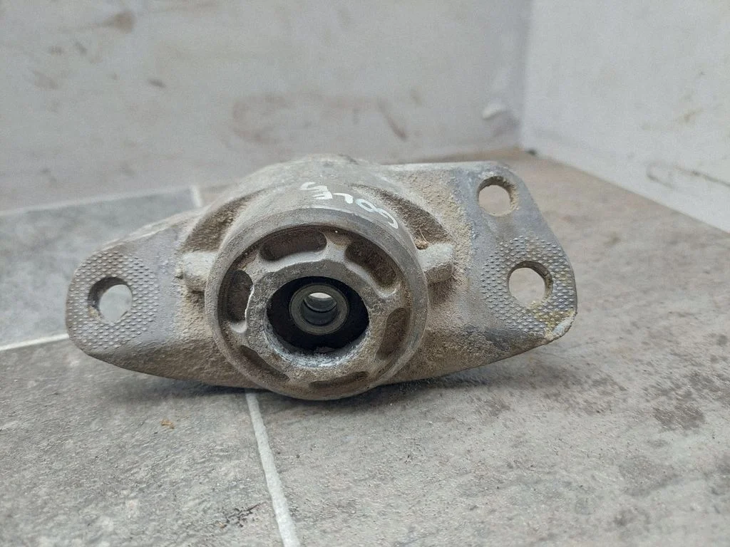 Amortisaatori kinnitusklamber – Volkswagen Golf Plus (2005-2013)