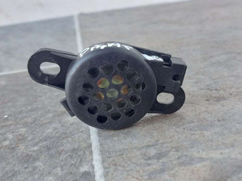 Parking PDC sensor speaker – Volkswagen Passat B6 (2005-2010)