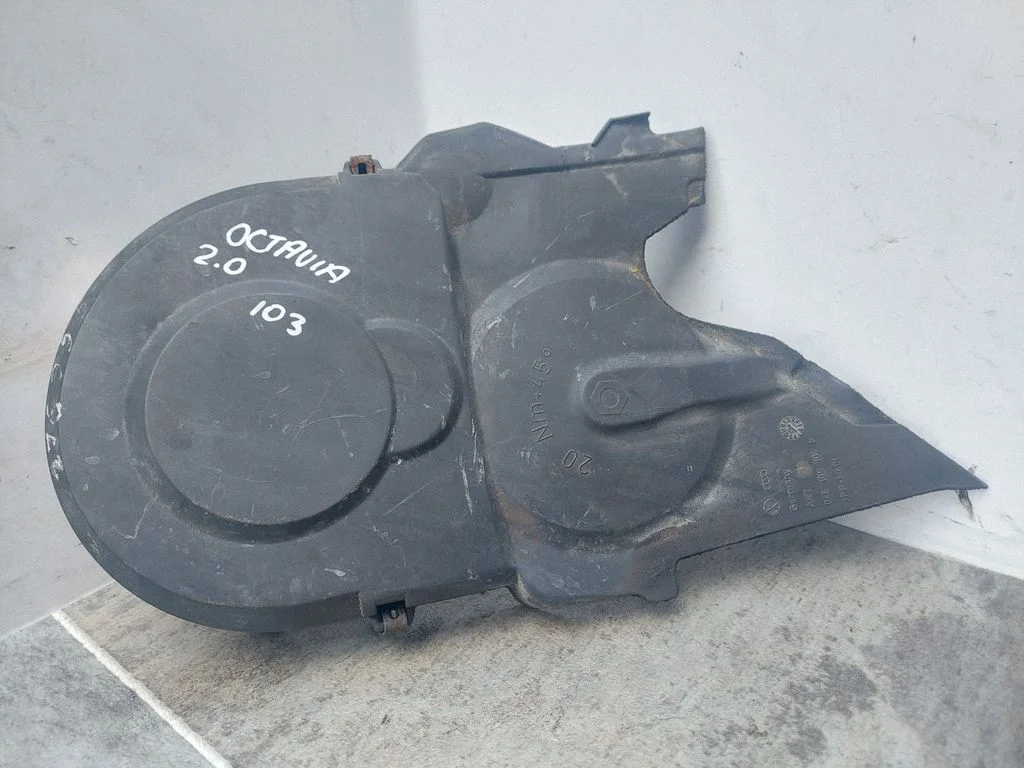 Timing chain cover – Skoda Octavia Mk2 (1Z) (2004-2013)
