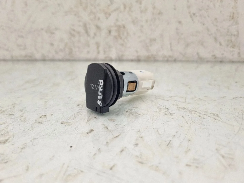 12 V pesa (taga) – Audi A4 Allroad B8 (2008-2016)