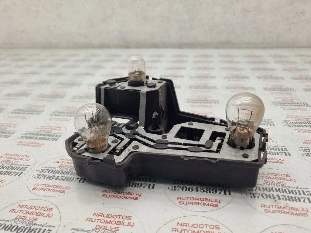 Aizmugurējā luktura spuldzes pārsegs (ligzda) 7M0945258A
