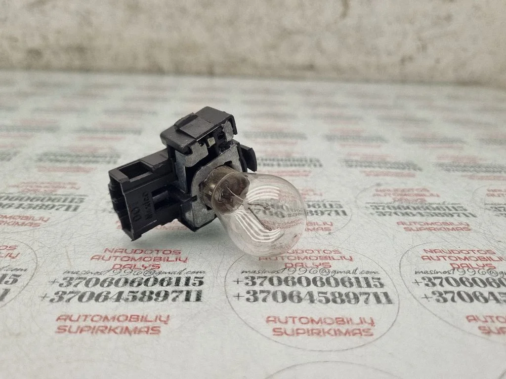 Aizmugurējā luktura spuldzes pārsegs (ligzda) 1K5945260
