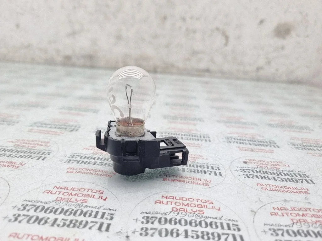 Aizmugurējā luktura spuldzes pārsegs (ligzda) 1K5945259