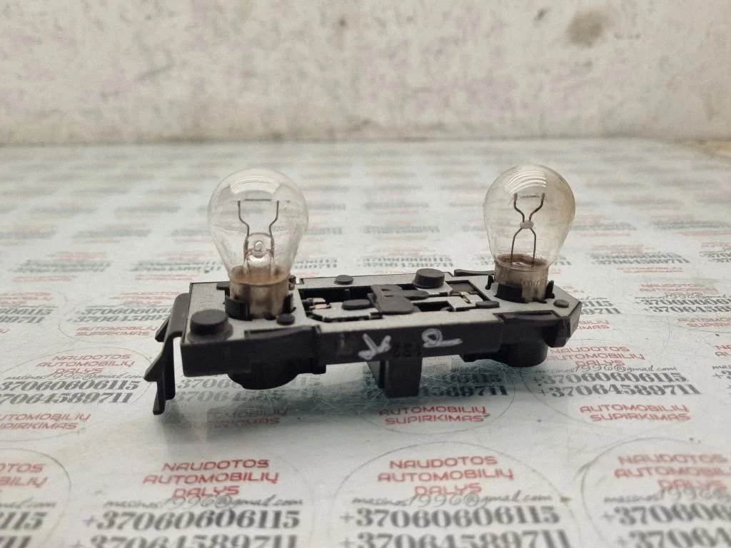 Tail light bulb cover holder – Volkswagen Sharan (2001-2010)