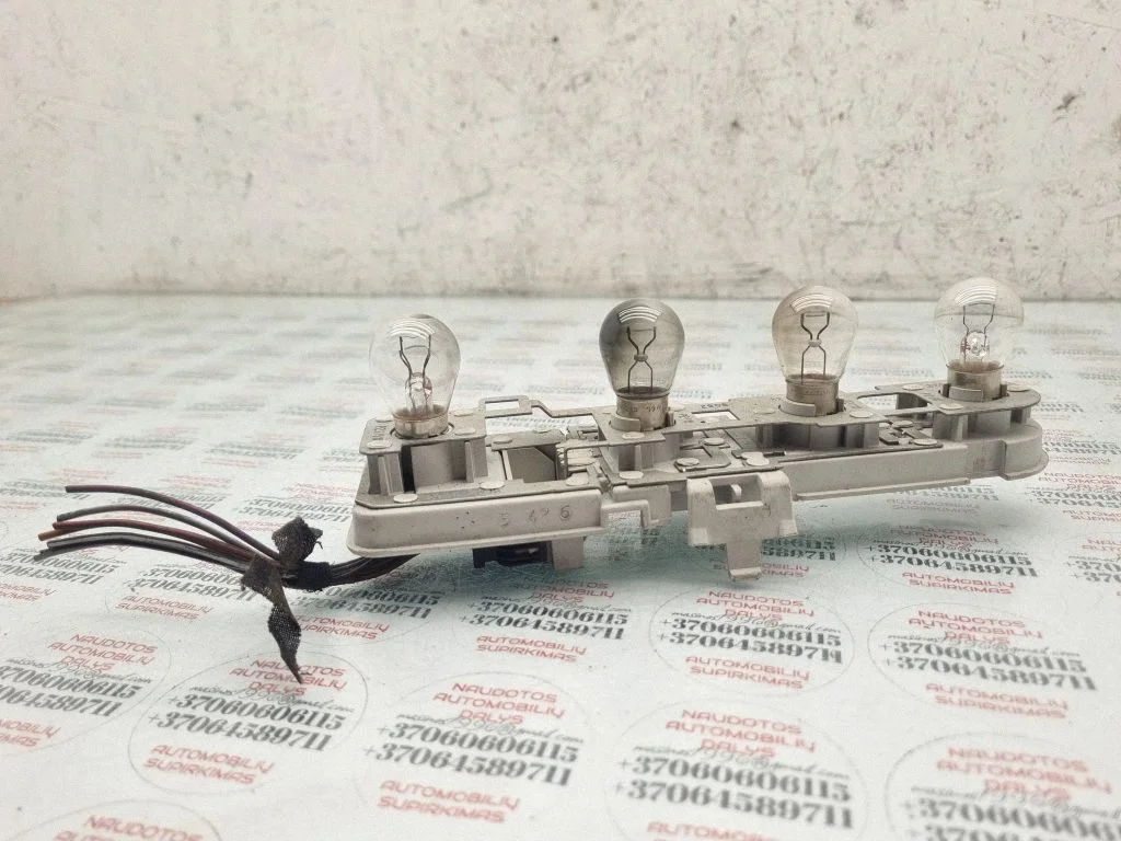 Pokrywa oprawki lampy tylnej – Volkswagen Bora (1998-2005)