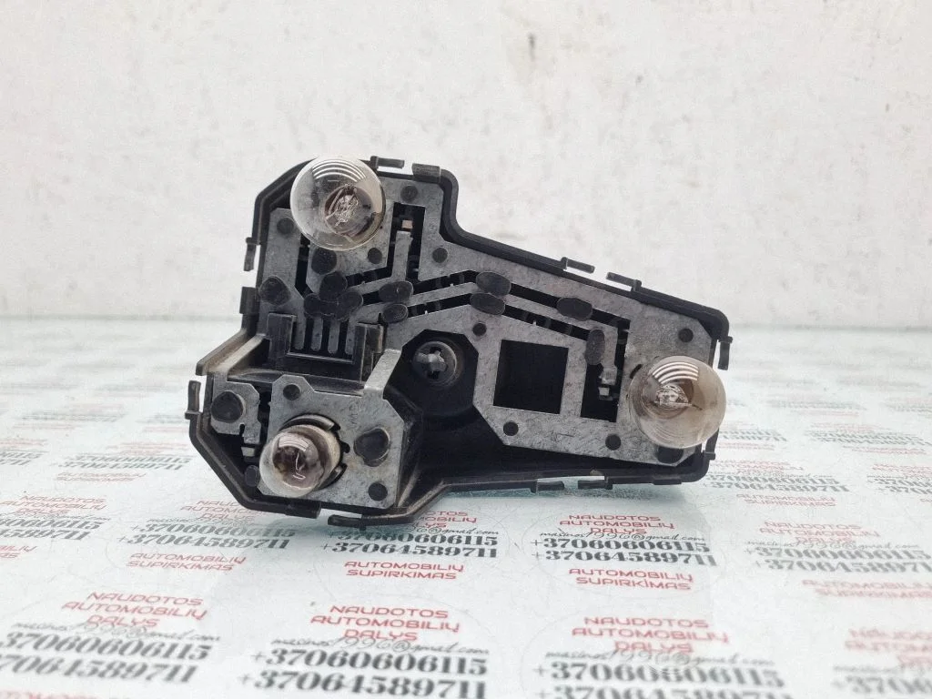 Pokrywa oprawki lampy tylnej – Seat Alhambra (Mk1) (1996-2010)