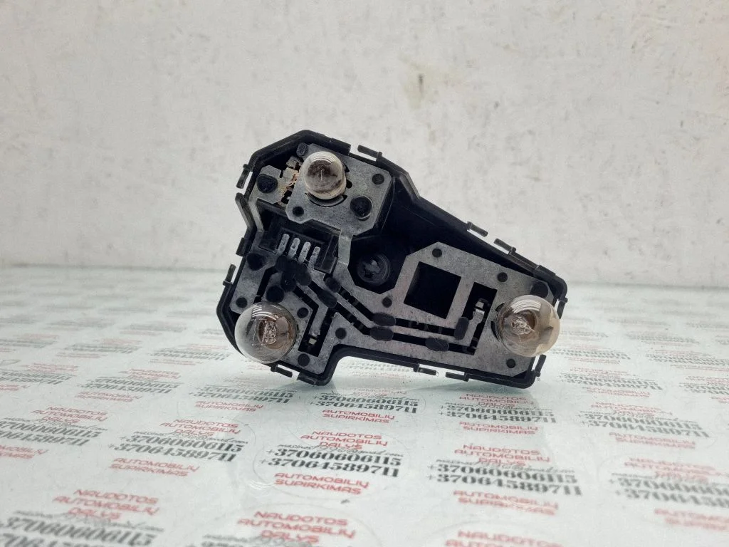 Pokrywa oprawki lampy tylnej – Seat Alhambra (Mk1) (1996-2010)