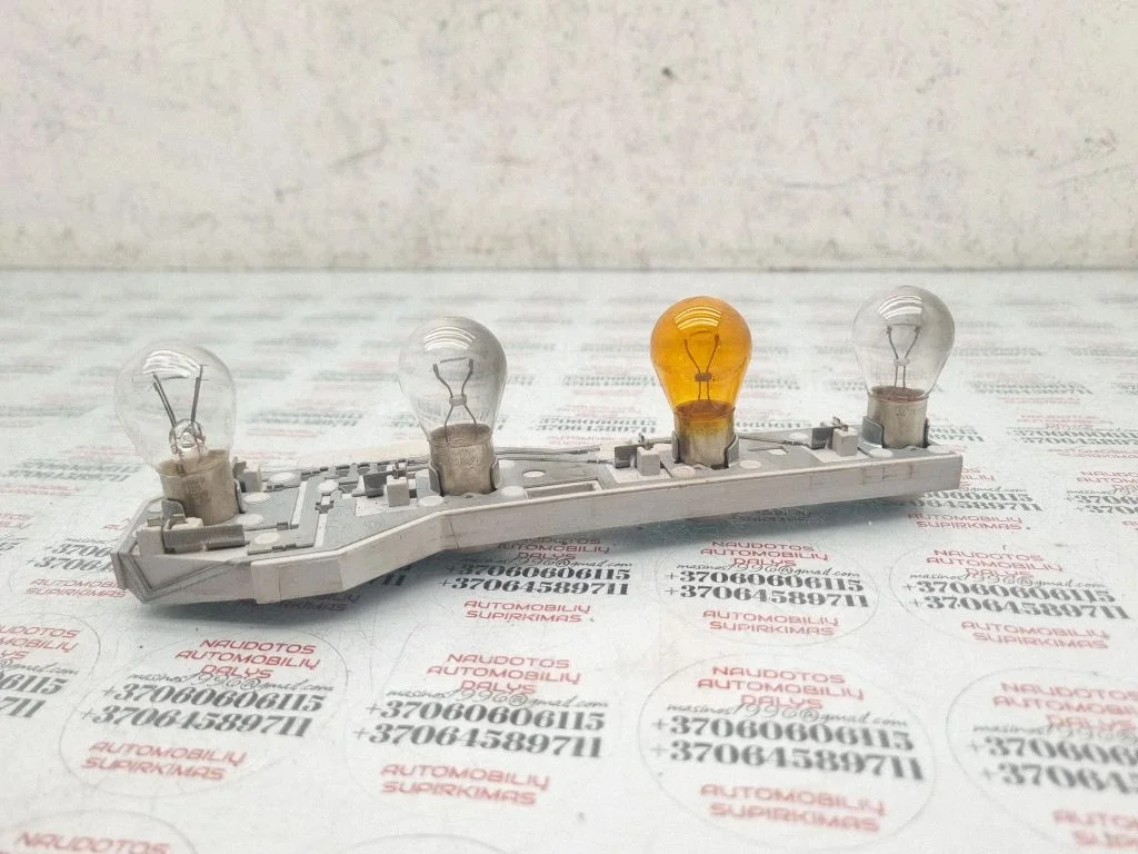 Pokrywa oprawki lampy tylnej – Skoda Fabia Mk1 (6Y) (1999-2007)