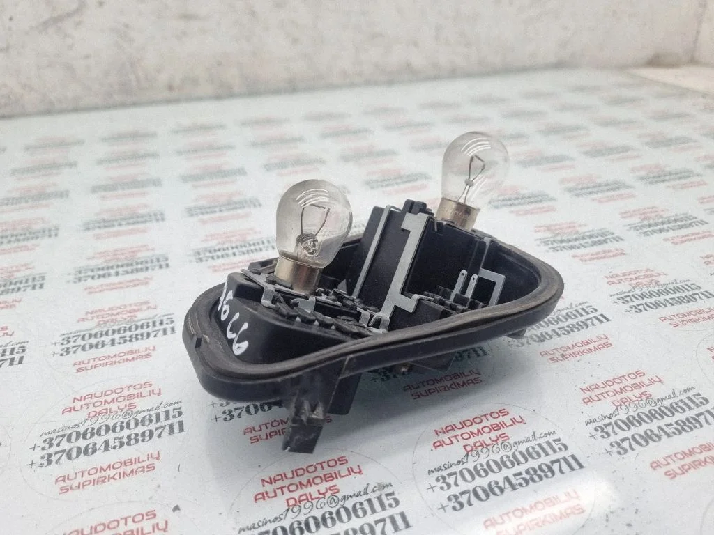 Pokrywa oprawki lampy tylnej – Audi A6 Allroad C6 (2006-2011)