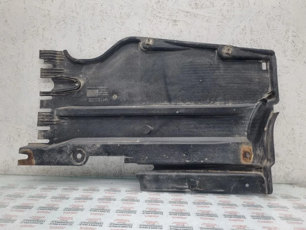 Side bottom protection 8K0825215J