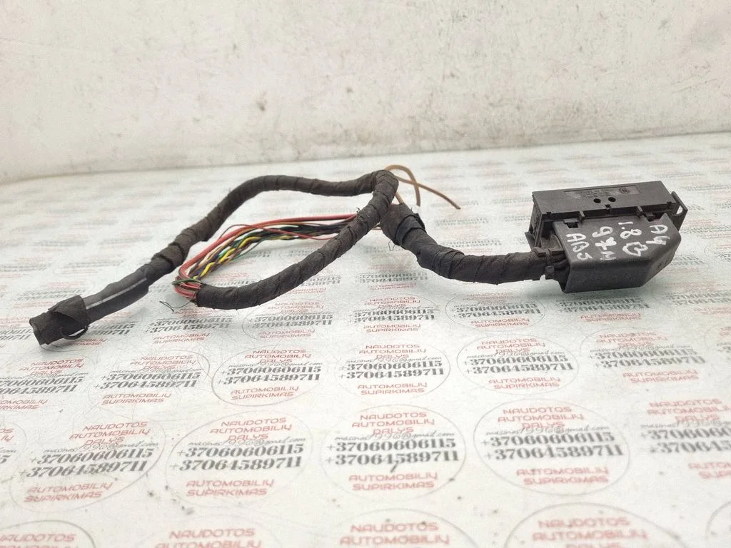 ABS module connector plug – Audi A4 S4 B5 8D (1994-1999)
