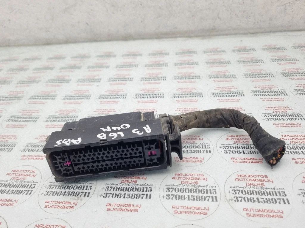 ABS module connector plug – Audi A3 S3 8P (2003-2012)