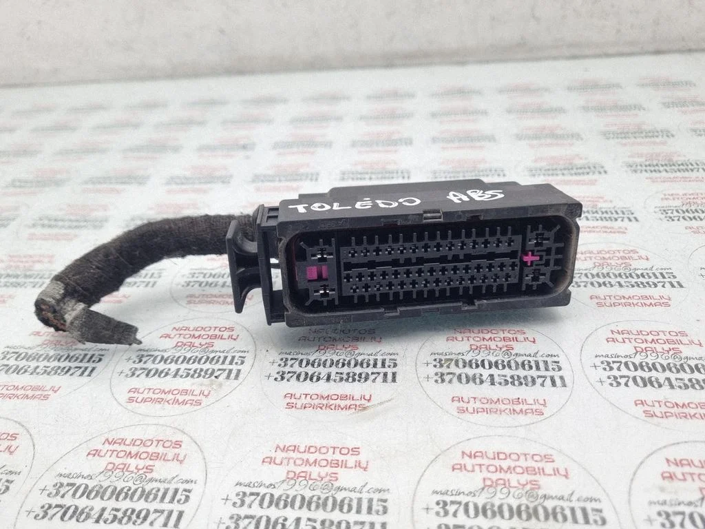 ABS module connector plug – Seat Toledo II (1M) (1998-2006)