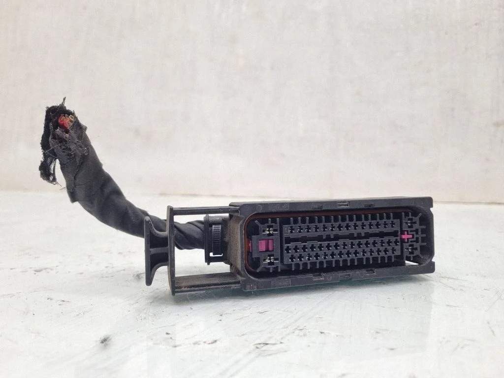 ABS module connector plug – Volkswagen Golf Plus (2005-2013)