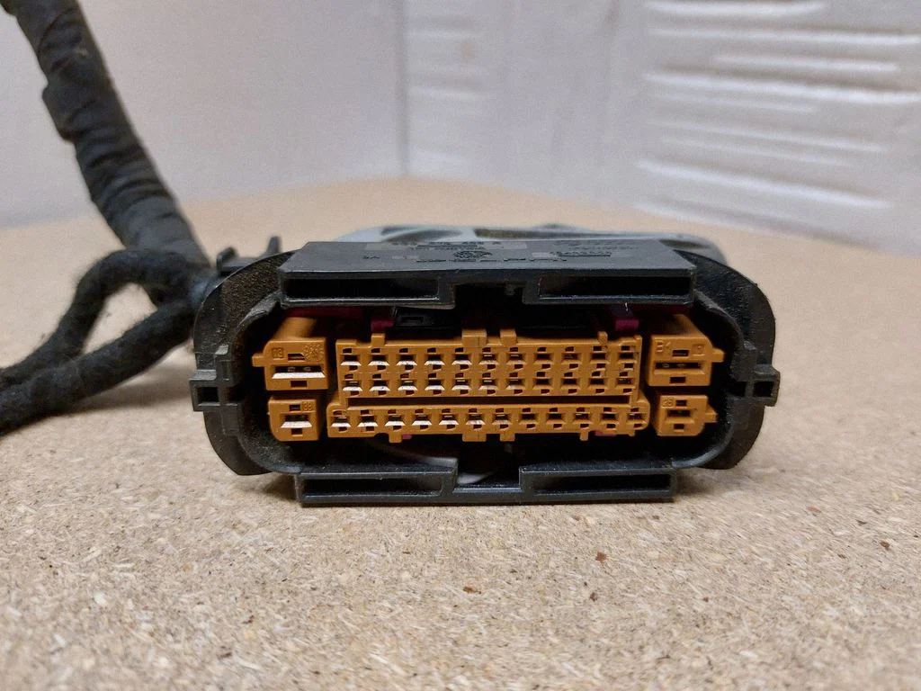 ABS module connector plug – Audi A4 Allroad B8 (2008-2016)