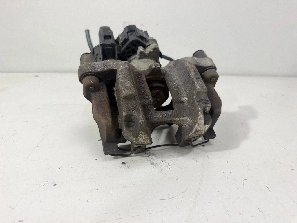 Tagumine pidurisadul 8832835 – BMW 5-seeria G60 G61 (2023-)