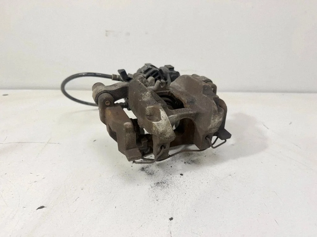 Tagumine pidurisadul 8843019 – BMW 5-seeria G60 G61 (2023-)
