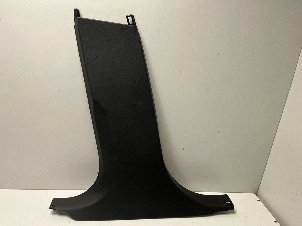 (B) pillar trim (bottom) 7462689
