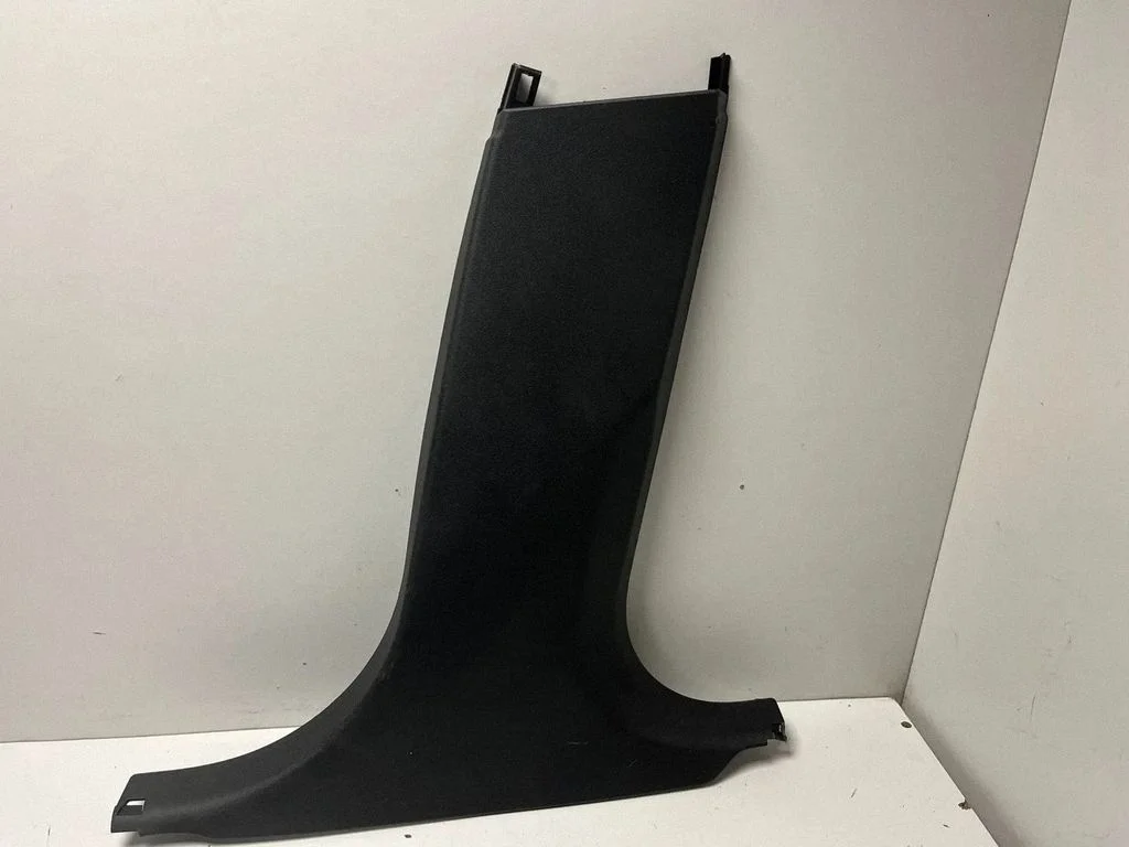 (B) pillar trim (top) 7462690