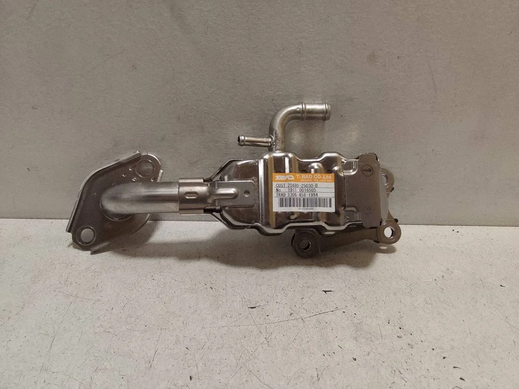 EGR dzesētājs 2568025030B – Lexus ES 300h (7th Gen) (2018-2025)