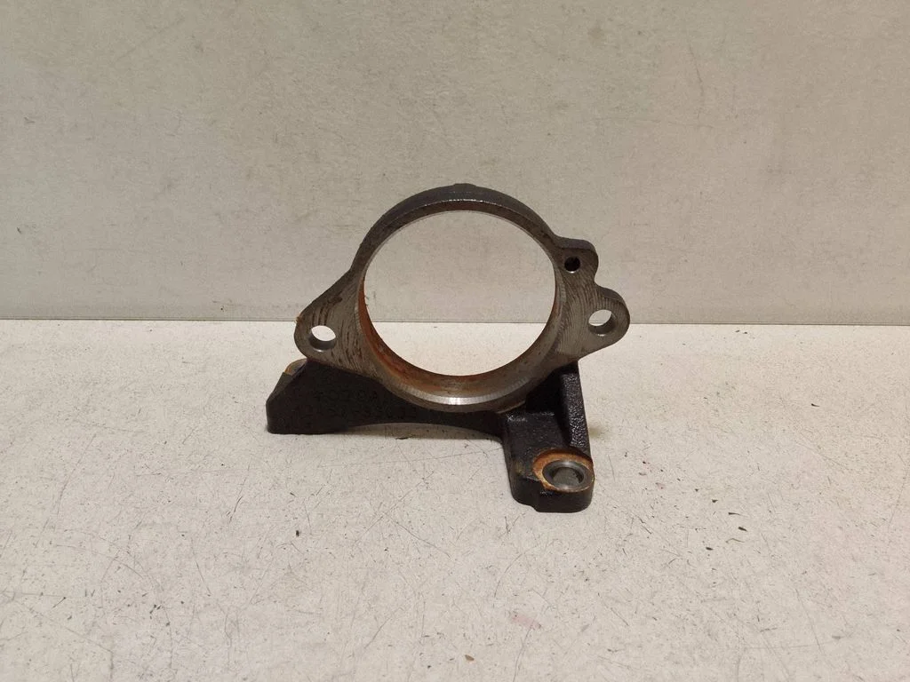 Driveshaft support bearing bracket – Lexus ES 300h (7th Gen) (2018-2025)