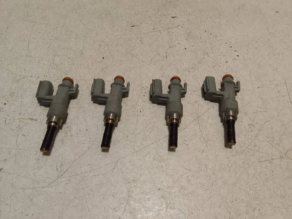 Pihustite (düüside) komplekt – Lexus ES 300h (7th Gen) (2018-2025)