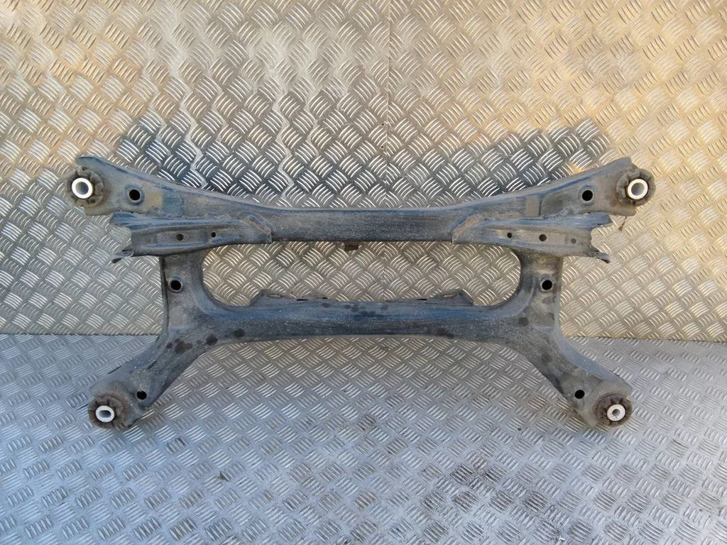 Rear subframe – Lexus ES 300h (7th Gen) (2018-2025)