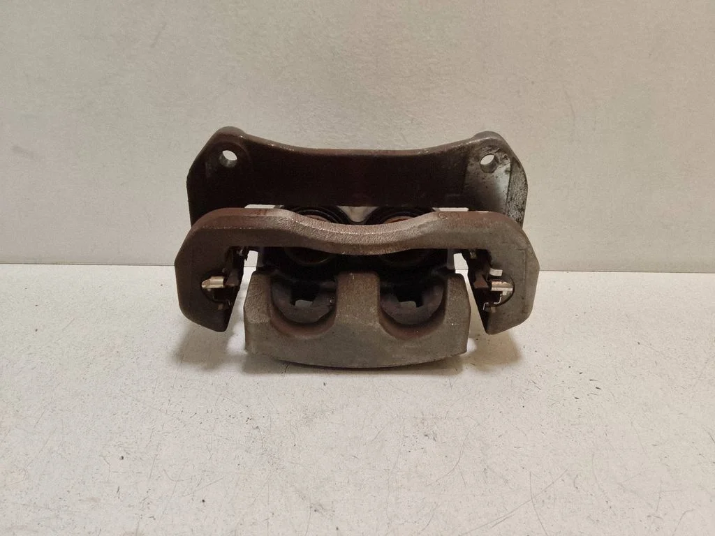 Front brake caliper 9Y2023 – Lexus ES 300h (7th Gen) (2018-2025)