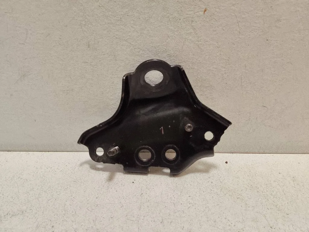 Other engine bay part – Lexus ES 300h (7th Gen) (2018-2025)