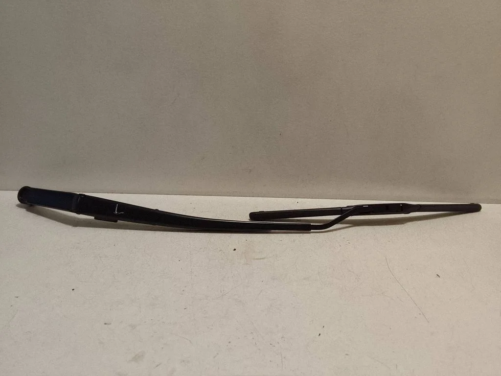 Front wiper blade arm 9151 – Lexus ES 300h (7th Gen) (2018-2025)