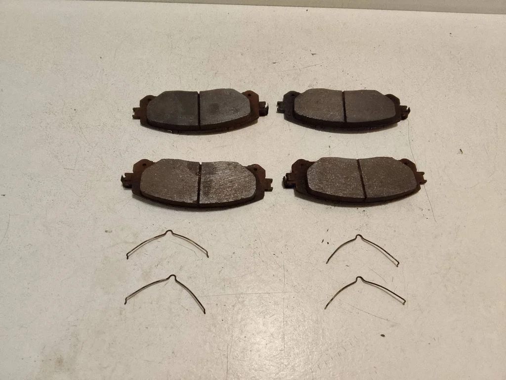 Brake pads (front) – Lexus ES 300h (7th Gen) (2018-2025)