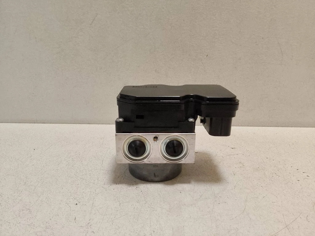 ABS block – Lexus ES 300h (7th Gen) (2018-2025)