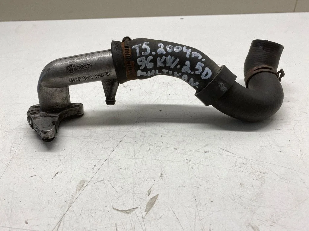 Engine coolant pipe/hose – Volkswagen Multivan T5 (2003-2015)