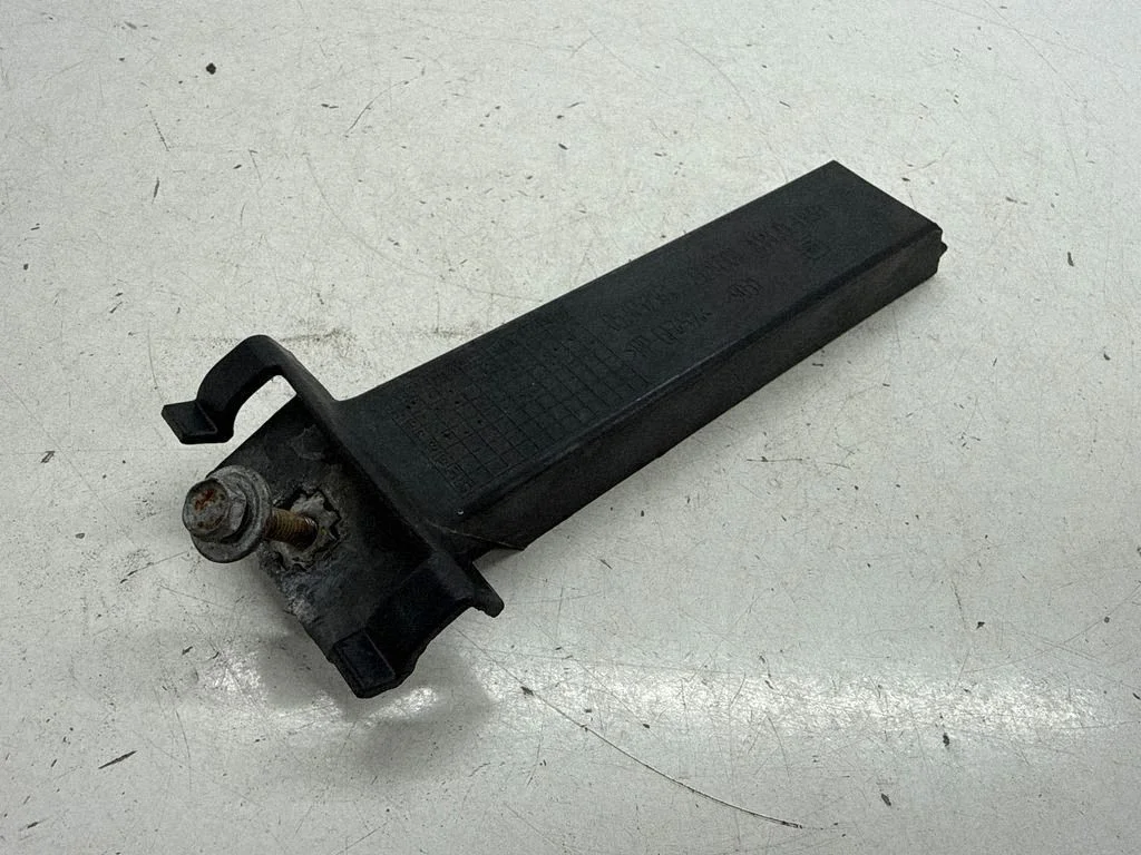 Aizmugurējā bufera turētājs 23281500
