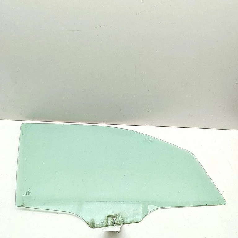 Front door window glass four-door 2H0845202B