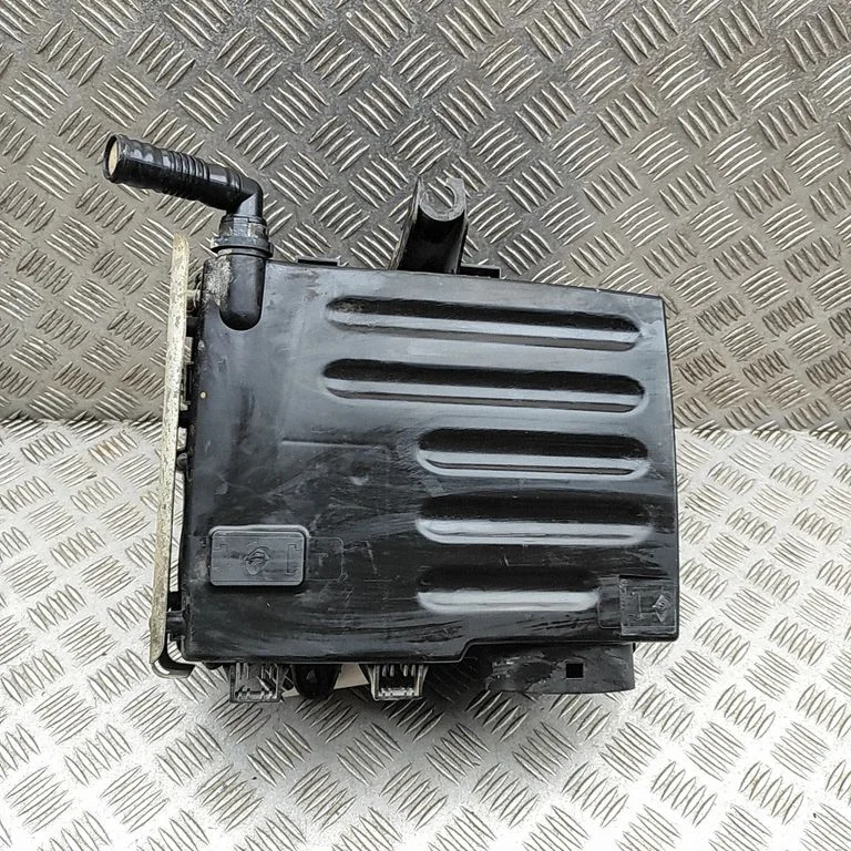 Air filter box – Volkswagen Amarok (2010-2020)