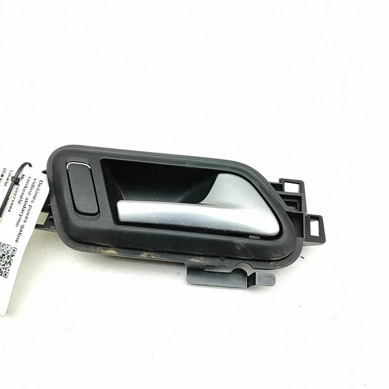 Rear door interior handle – Volkswagen Amarok (2010-2020)