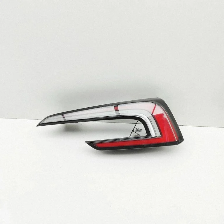 Lampa tylna w błotniku 169150000F