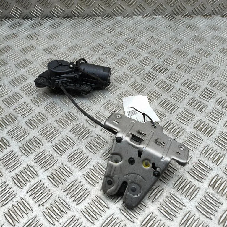 Tailgate/trunk/boot lock/catch/latch 31484594