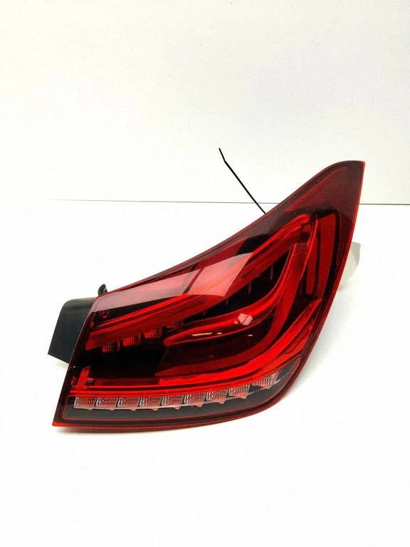 Lampa tylna w błotniku A1189067800