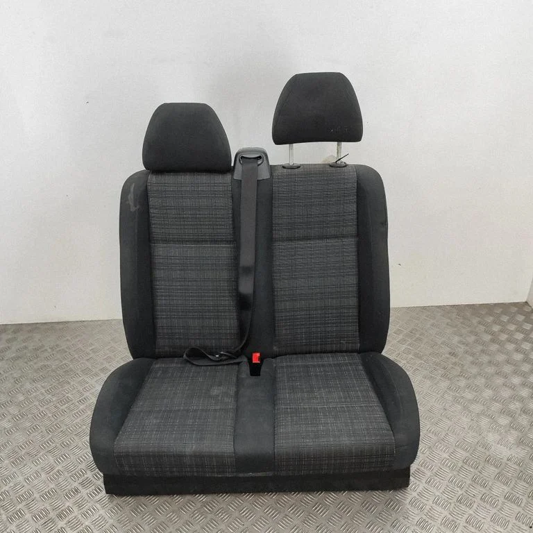 Priekšējais vadītāja sēdeklis A4479207700