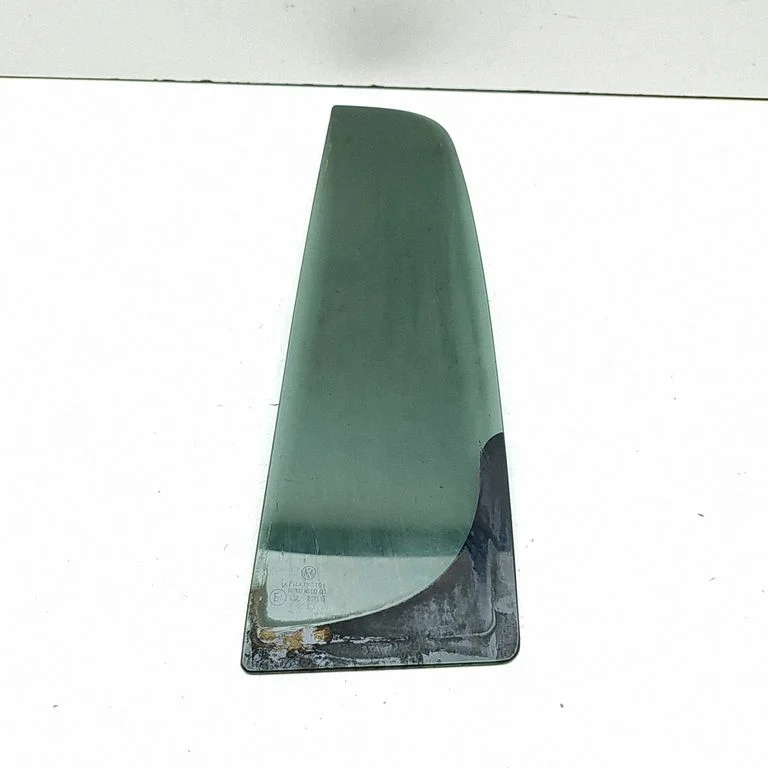 Rear vent window glass 2H7845213N