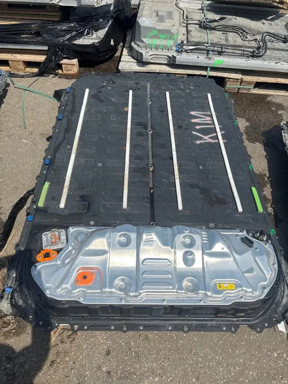 Hibrīda/elektromobiļa akumulators – Tesla Model Y (2020-)