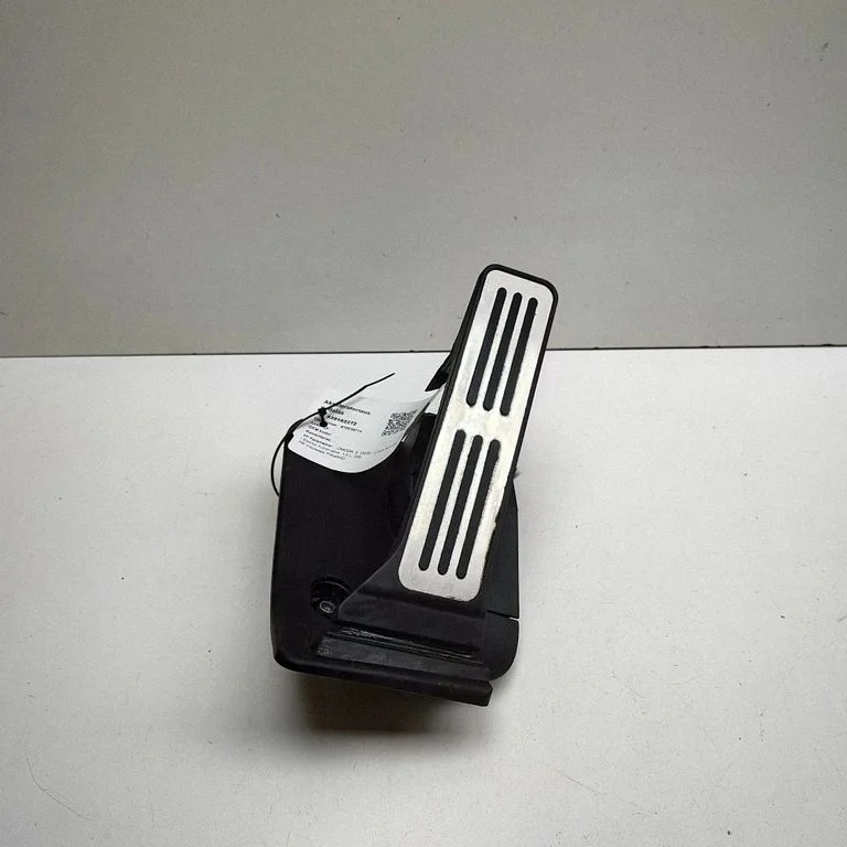 Pedał gazu 204002592AA – Omoda 7/C7 (2024-)