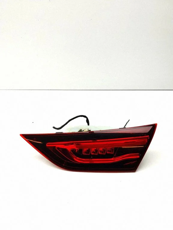 Lampa tylna w klapie A1189066400