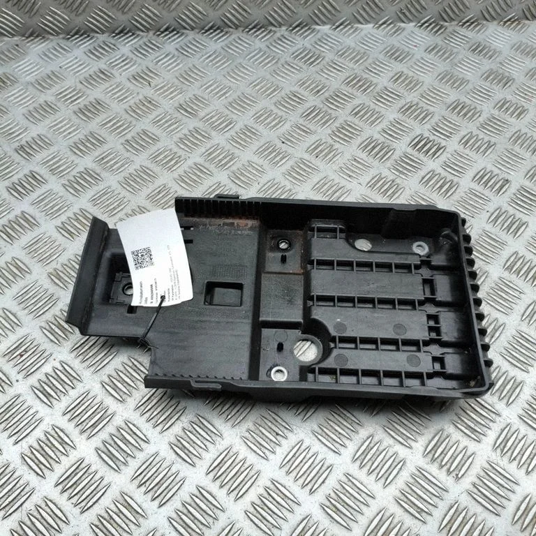 Battery box tray – Volvo S90, V90 (2016-)